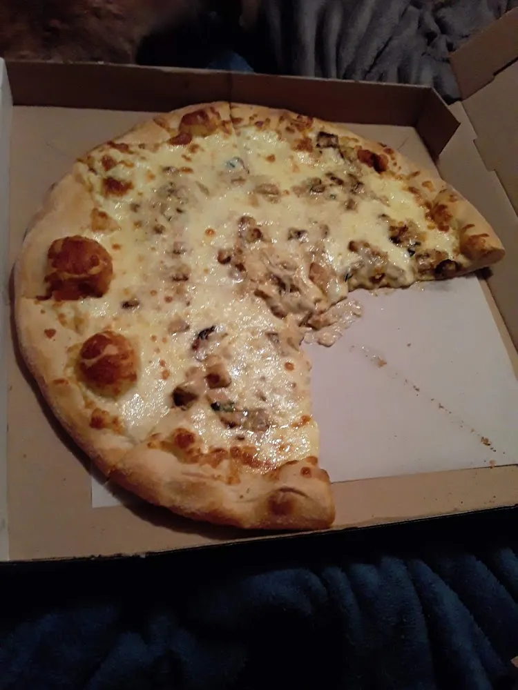 Chicken Alfredo Pizza